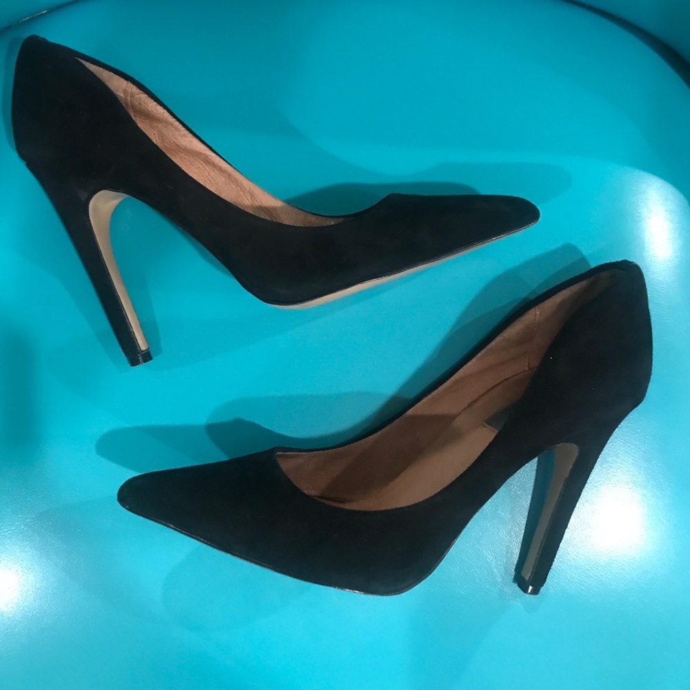 Mia Limited Edition pointed stiletto heel